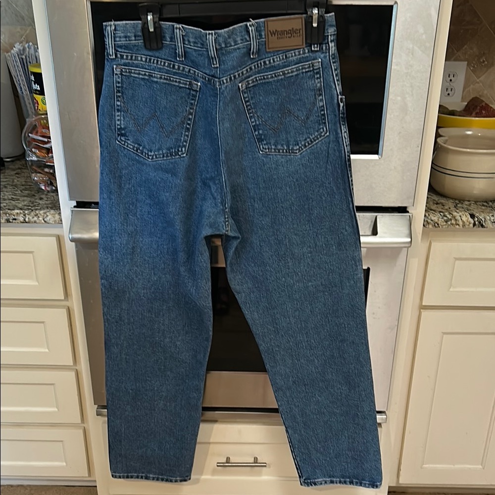Wrangler Blue Relaxed Fit Jeans Classic Style